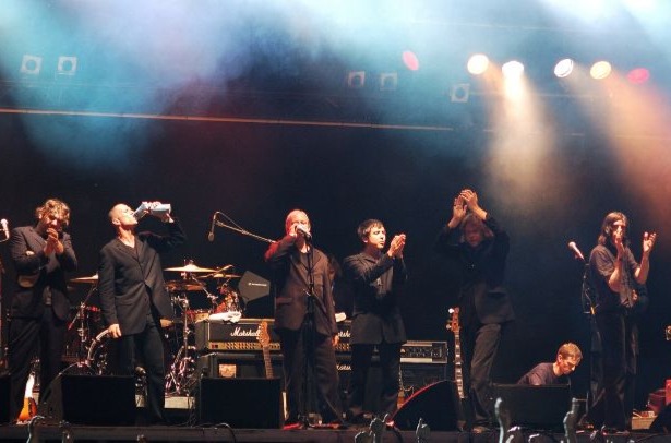 Archive – trzydzieści lat eksperymentów i kultowe szesnaście minut